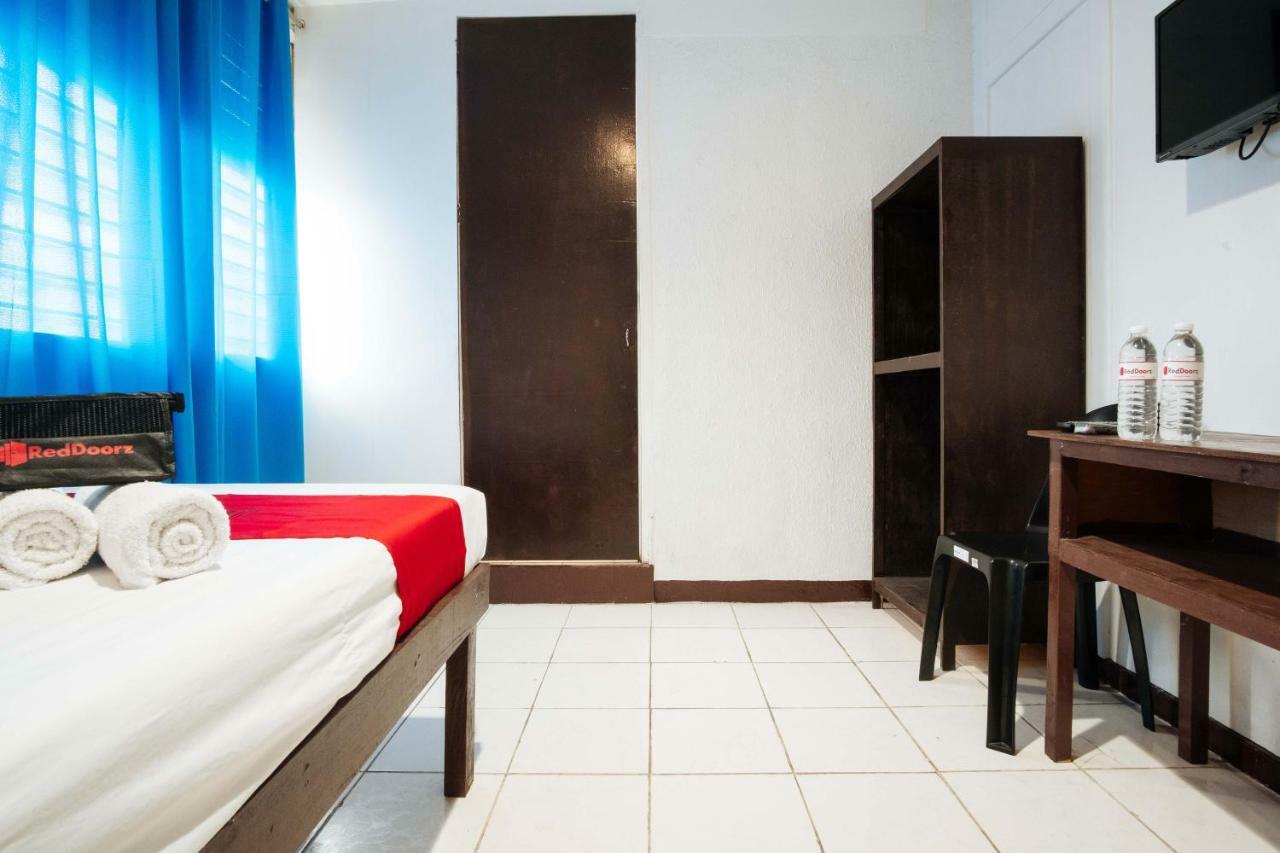 Reddoorz @Downtown Bacolod Hotel Exterior photo